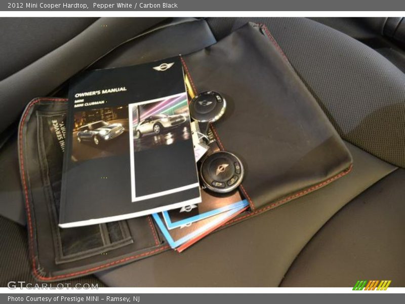 Pepper White / Carbon Black 2012 Mini Cooper Hardtop