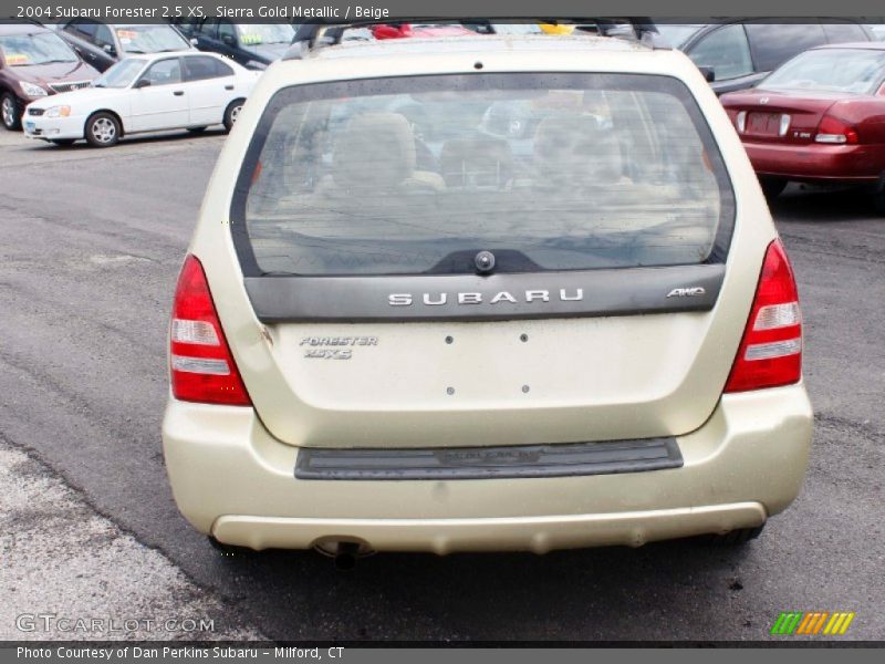 Sierra Gold Metallic / Beige 2004 Subaru Forester 2.5 XS