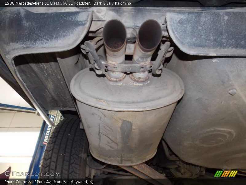 Undercarriage of 1988 SL Class 560 SL Roadster