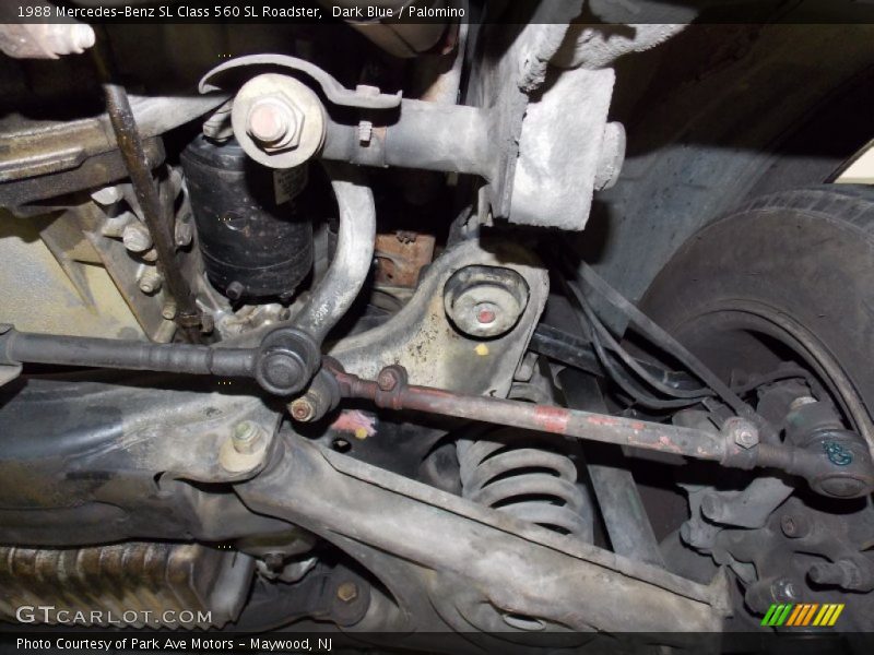 Undercarriage of 1988 SL Class 560 SL Roadster