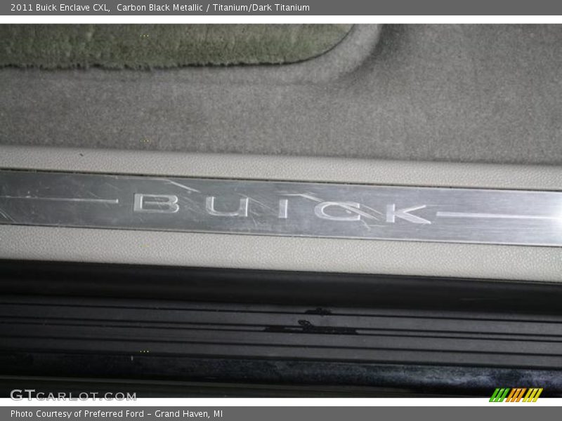 Carbon Black Metallic / Titanium/Dark Titanium 2011 Buick Enclave CXL