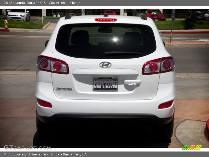 Glacier White / Beige 2012 Hyundai Santa Fe GLS