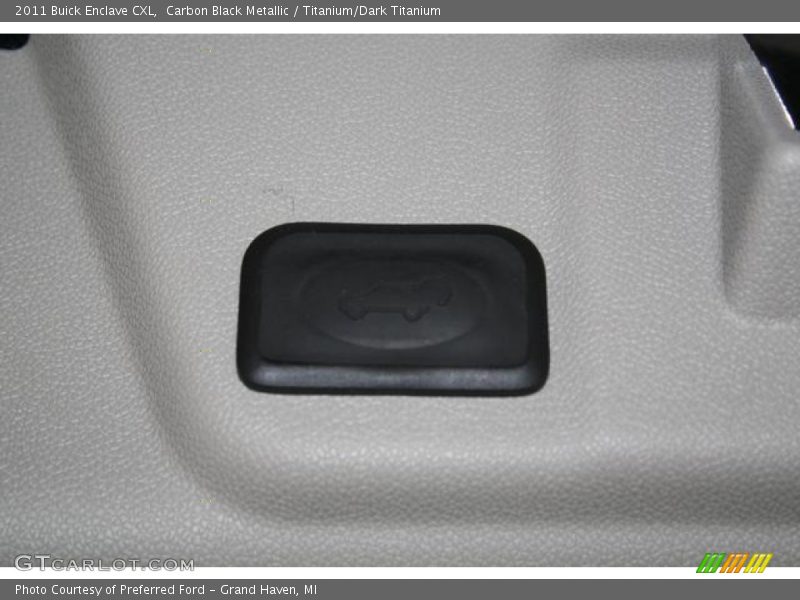 Carbon Black Metallic / Titanium/Dark Titanium 2011 Buick Enclave CXL