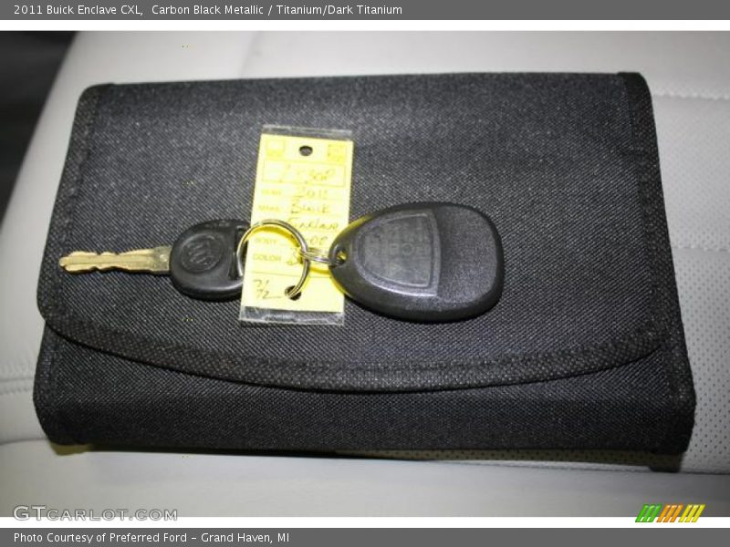 Carbon Black Metallic / Titanium/Dark Titanium 2011 Buick Enclave CXL