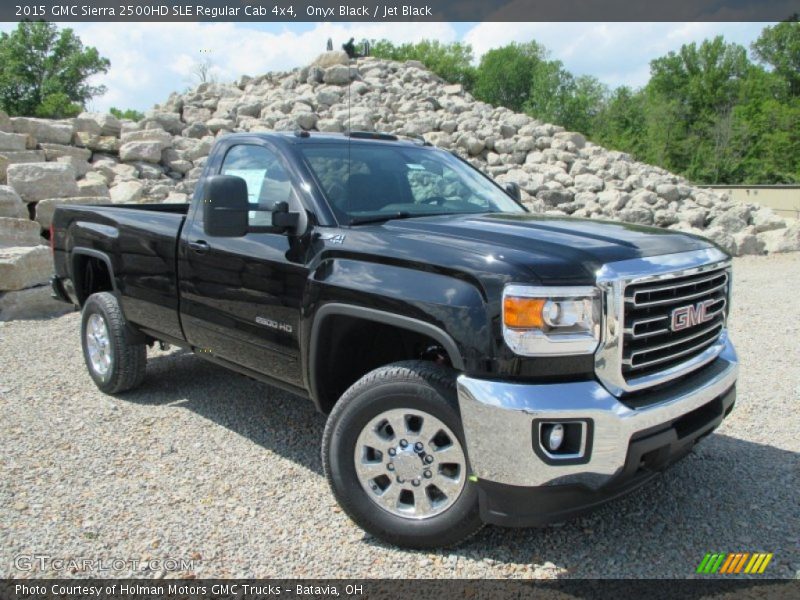 Front 3/4 View of 2015 Sierra 2500HD SLE Regular Cab 4x4