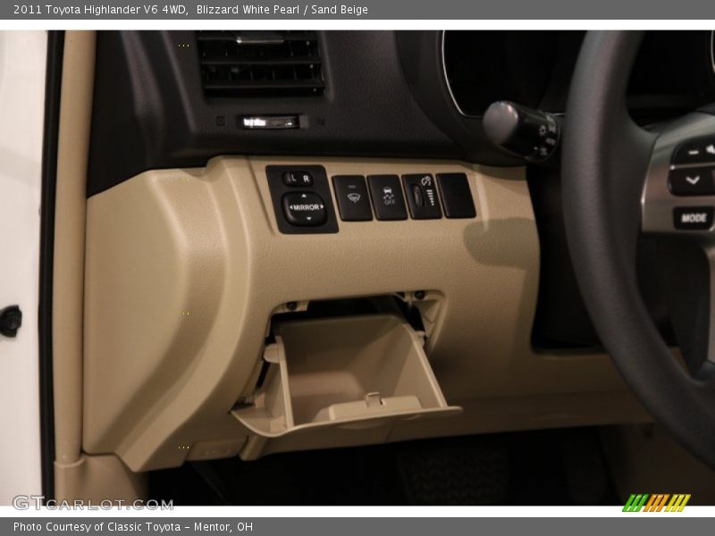 Blizzard White Pearl / Sand Beige 2011 Toyota Highlander V6 4WD