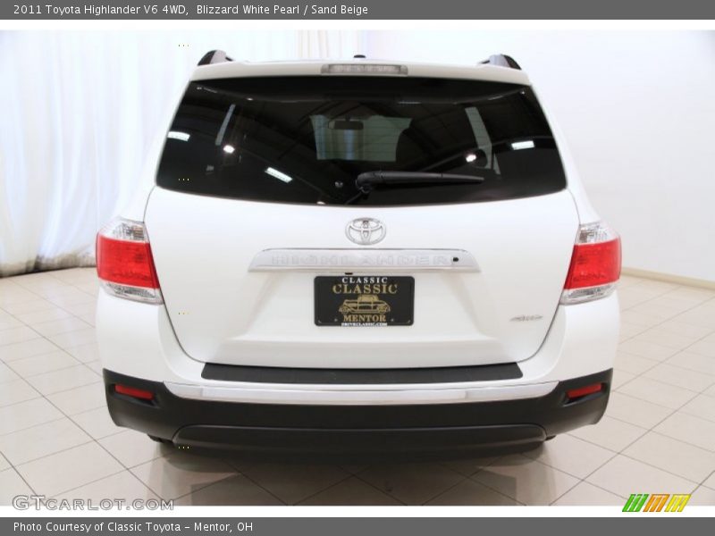 Blizzard White Pearl / Sand Beige 2011 Toyota Highlander V6 4WD