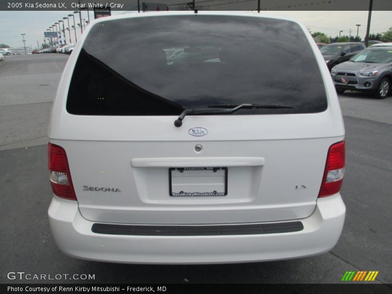 Clear White / Gray 2005 Kia Sedona LX