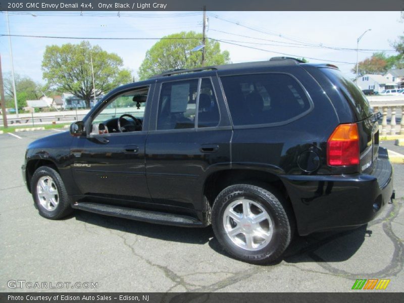 Onyx Black / Light Gray 2005 GMC Envoy Denali 4x4