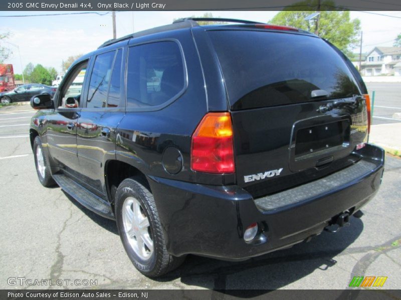 Onyx Black / Light Gray 2005 GMC Envoy Denali 4x4