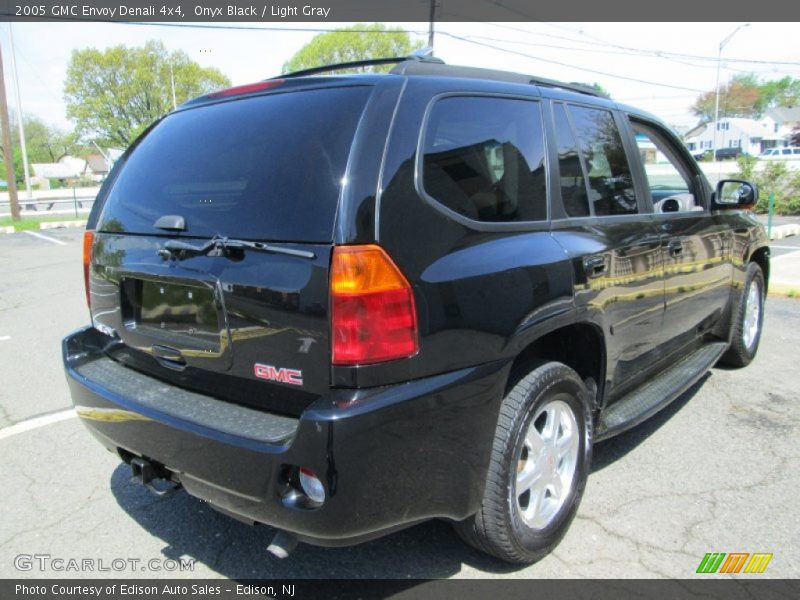 Onyx Black / Light Gray 2005 GMC Envoy Denali 4x4