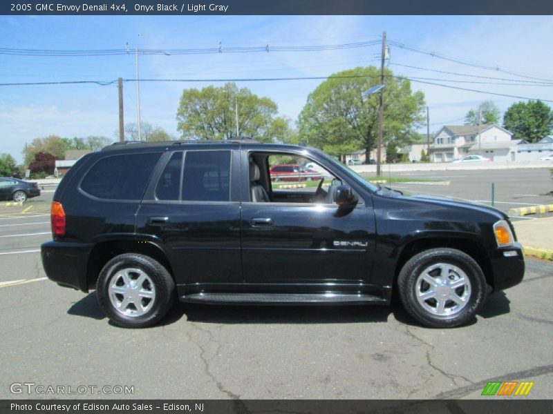 Onyx Black / Light Gray 2005 GMC Envoy Denali 4x4