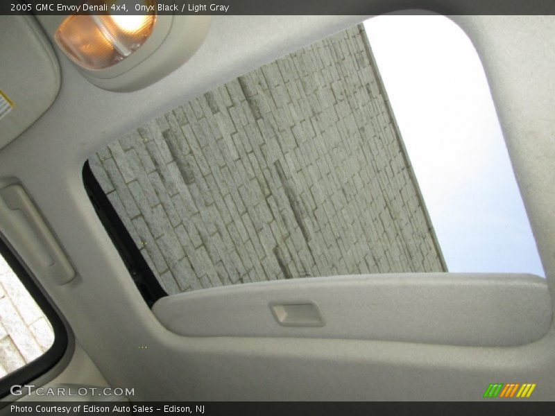 Onyx Black / Light Gray 2005 GMC Envoy Denali 4x4