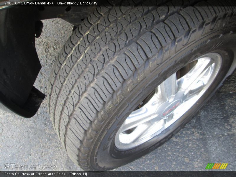 Onyx Black / Light Gray 2005 GMC Envoy Denali 4x4