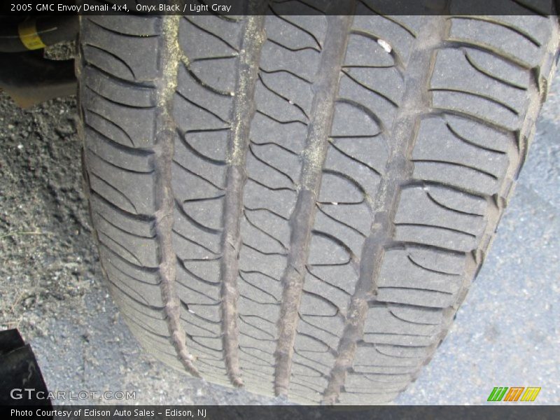 Onyx Black / Light Gray 2005 GMC Envoy Denali 4x4