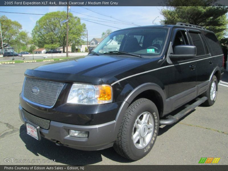 Black Clearcoat / Medium Flint Grey 2005 Ford Expedition XLT 4x4