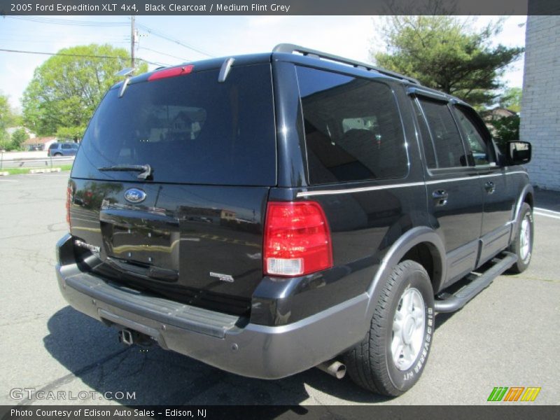 Black Clearcoat / Medium Flint Grey 2005 Ford Expedition XLT 4x4