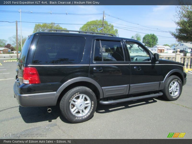 Black Clearcoat / Medium Flint Grey 2005 Ford Expedition XLT 4x4