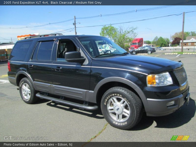 Black Clearcoat / Medium Flint Grey 2005 Ford Expedition XLT 4x4