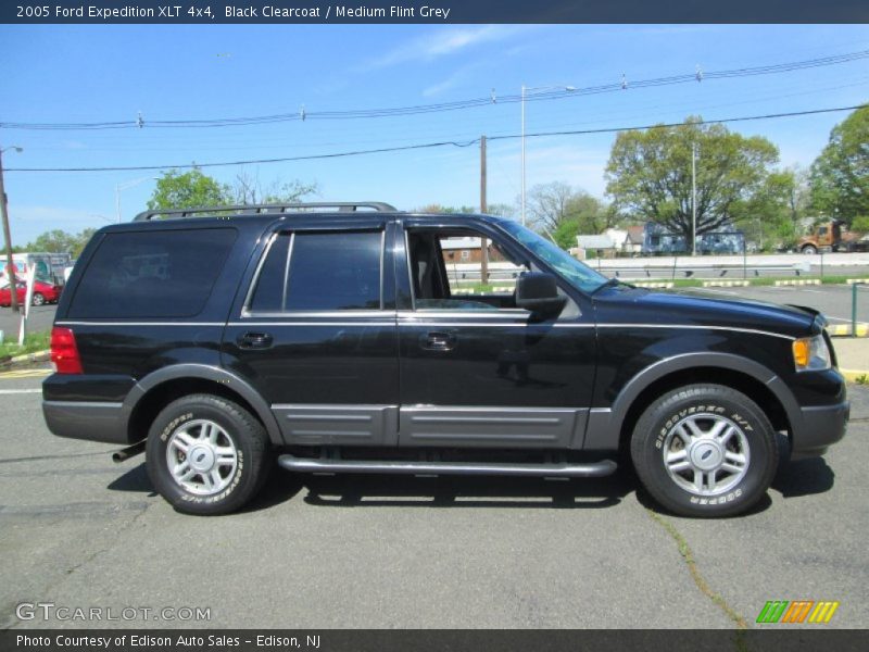 Black Clearcoat / Medium Flint Grey 2005 Ford Expedition XLT 4x4