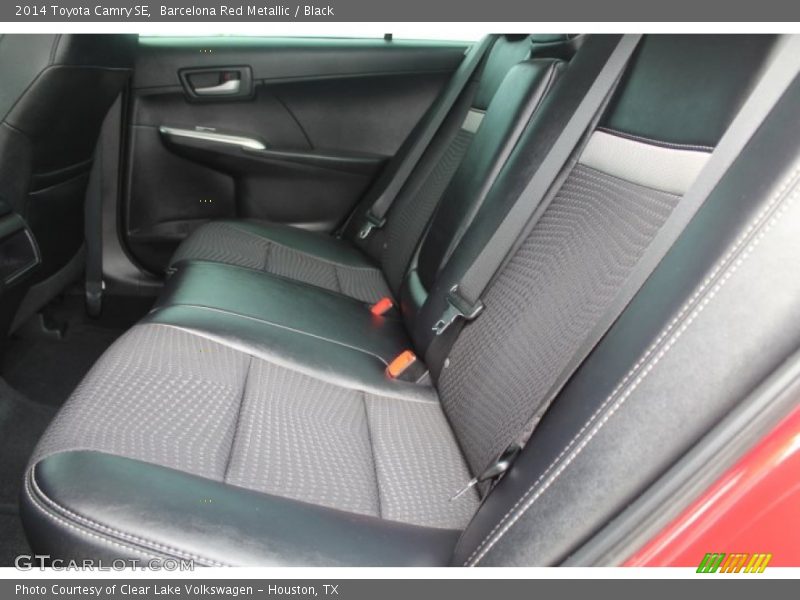 Barcelona Red Metallic / Black 2014 Toyota Camry SE