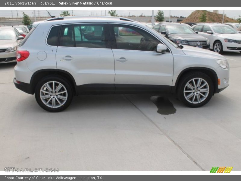 Reflex Silver Metallic / Charcoal 2011 Volkswagen Tiguan SE