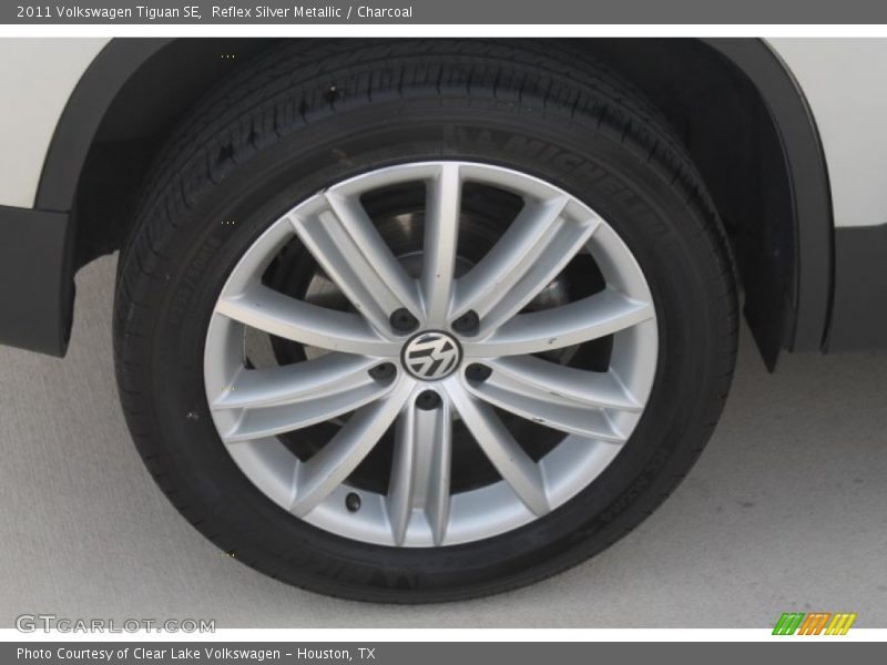 Reflex Silver Metallic / Charcoal 2011 Volkswagen Tiguan SE