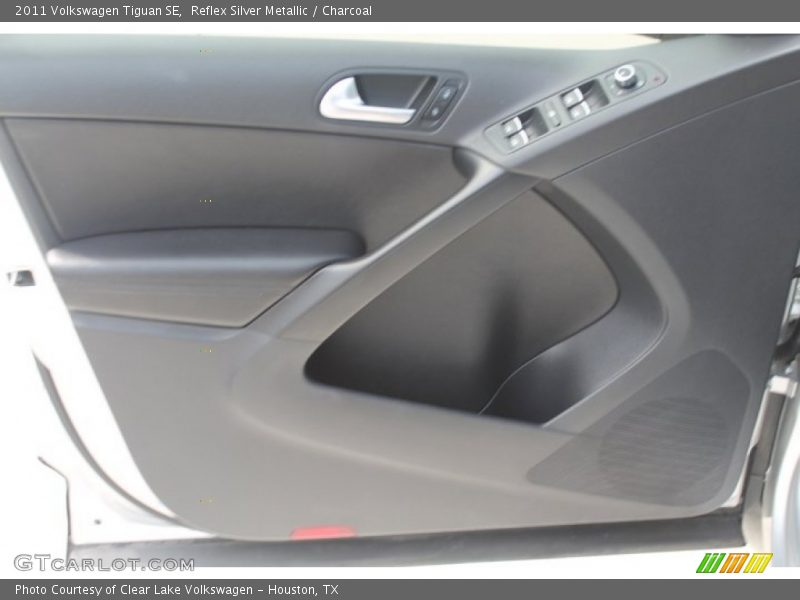 Reflex Silver Metallic / Charcoal 2011 Volkswagen Tiguan SE
