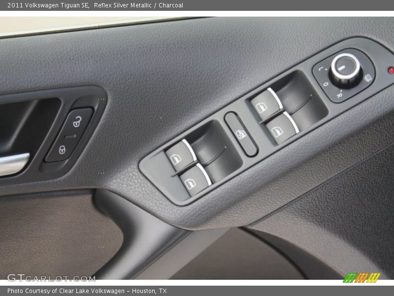 Reflex Silver Metallic / Charcoal 2011 Volkswagen Tiguan SE