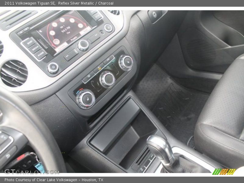 Reflex Silver Metallic / Charcoal 2011 Volkswagen Tiguan SE