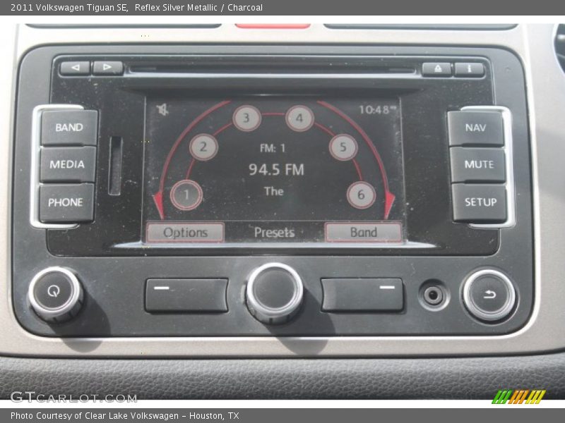 Reflex Silver Metallic / Charcoal 2011 Volkswagen Tiguan SE