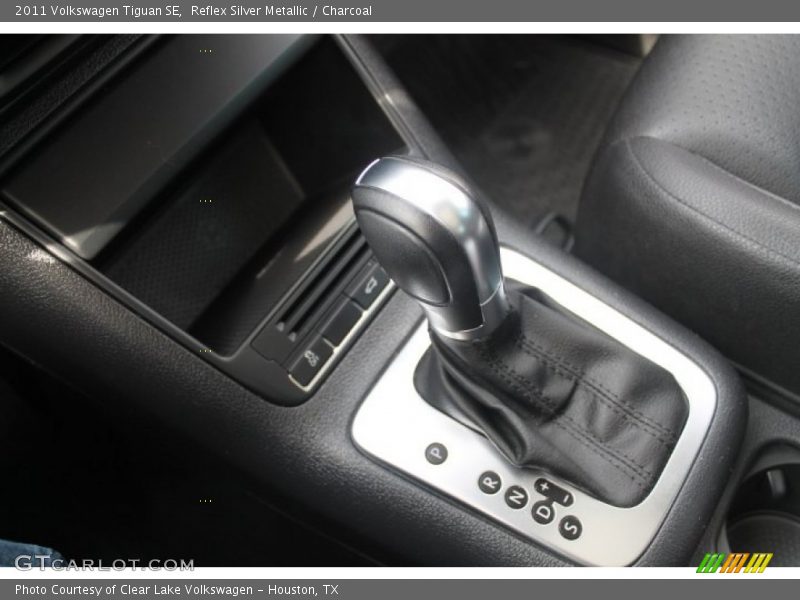 Reflex Silver Metallic / Charcoal 2011 Volkswagen Tiguan SE