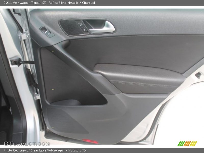 Reflex Silver Metallic / Charcoal 2011 Volkswagen Tiguan SE