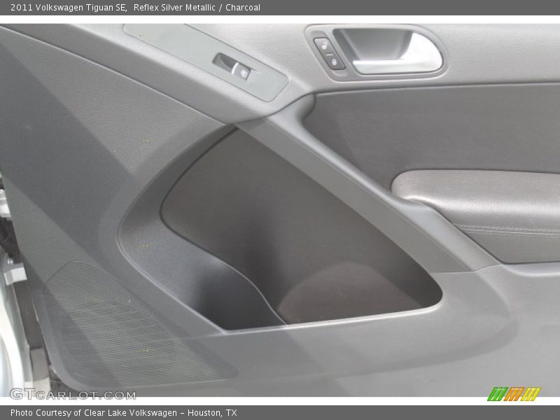 Reflex Silver Metallic / Charcoal 2011 Volkswagen Tiguan SE