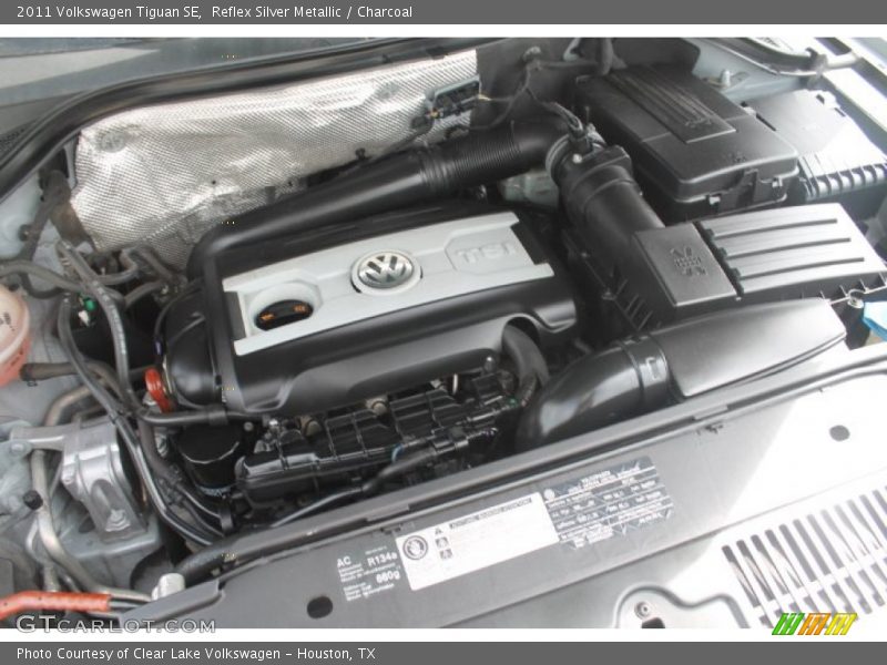 Reflex Silver Metallic / Charcoal 2011 Volkswagen Tiguan SE