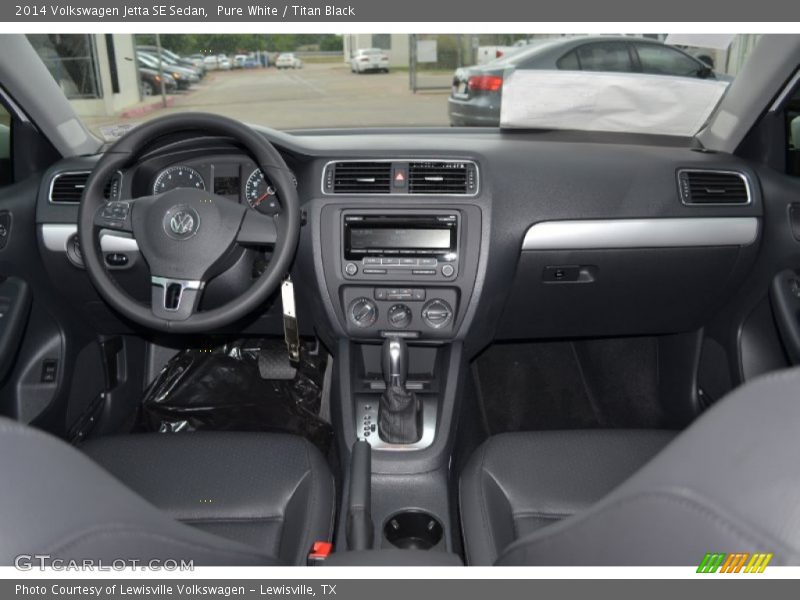 Pure White / Titan Black 2014 Volkswagen Jetta SE Sedan