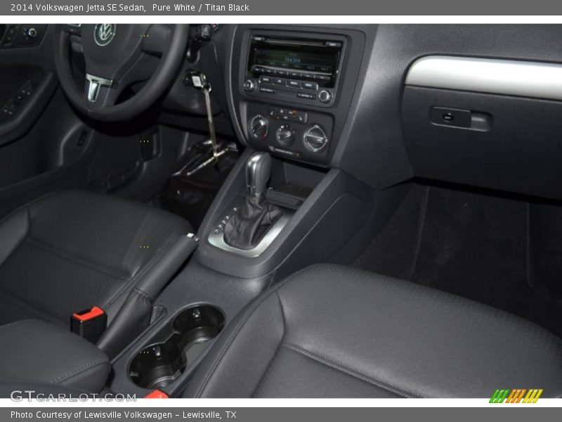 Pure White / Titan Black 2014 Volkswagen Jetta SE Sedan