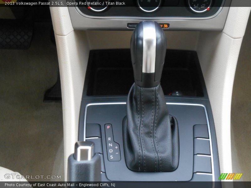 Opera Red Metallic / Titan Black 2013 Volkswagen Passat 2.5L S