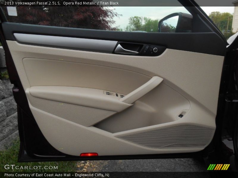 Opera Red Metallic / Titan Black 2013 Volkswagen Passat 2.5L S