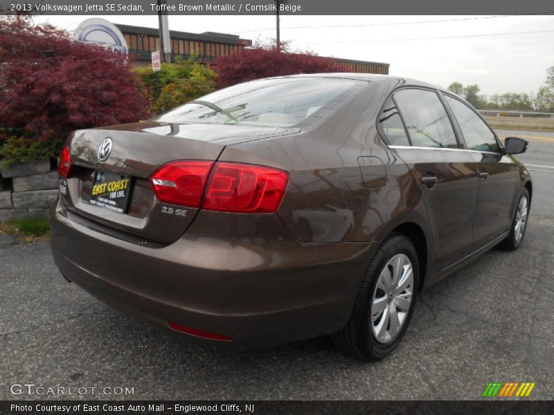 Toffee Brown Metallic / Cornsilk Beige 2013 Volkswagen Jetta SE Sedan