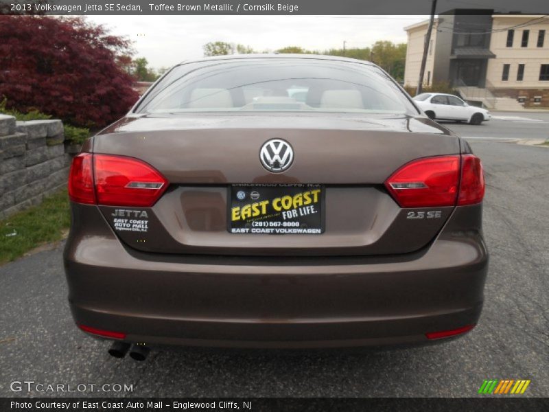 Toffee Brown Metallic / Cornsilk Beige 2013 Volkswagen Jetta SE Sedan