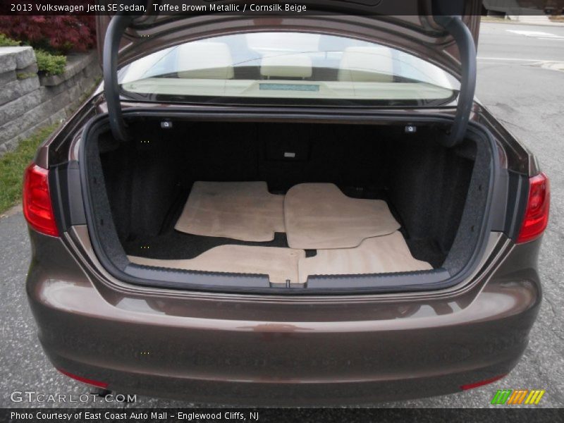 Toffee Brown Metallic / Cornsilk Beige 2013 Volkswagen Jetta SE Sedan