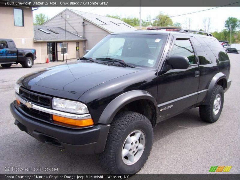 Onyx Black / Graphite Gray 2000 Chevrolet Blazer LS 4x4