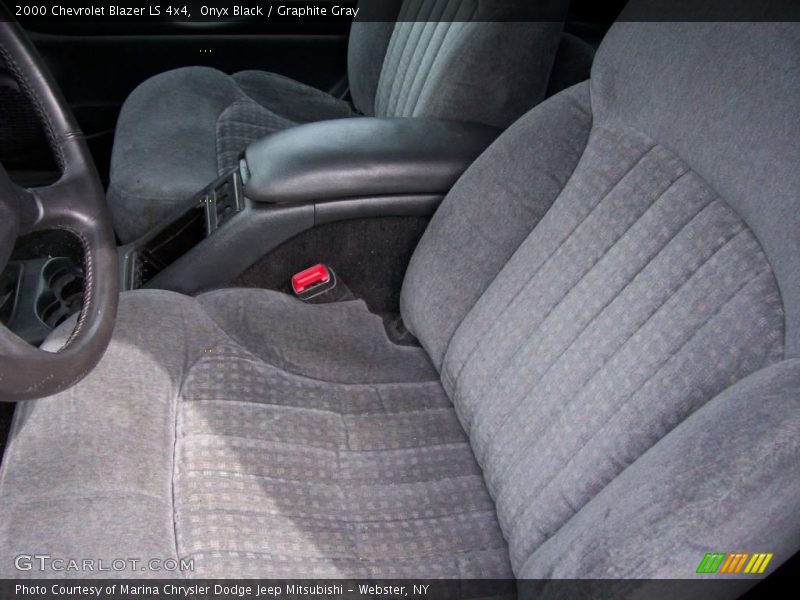 Onyx Black / Graphite Gray 2000 Chevrolet Blazer LS 4x4