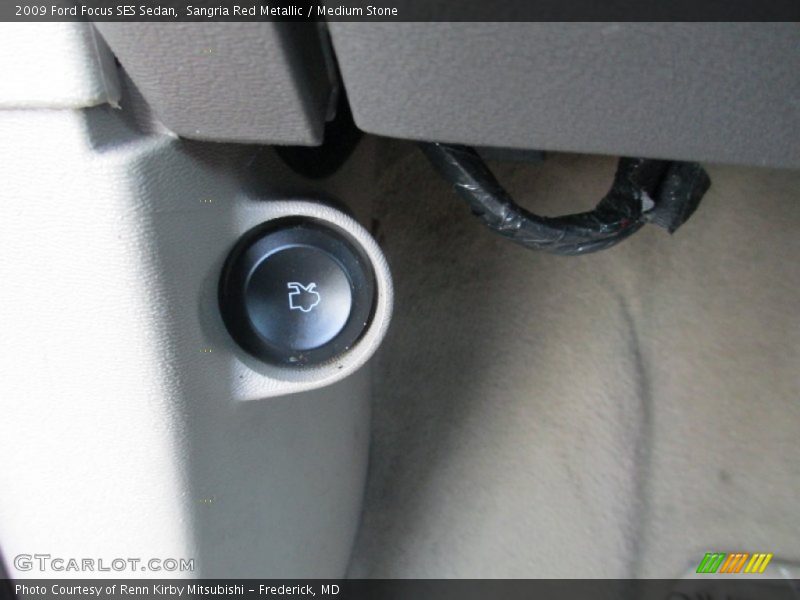 Sangria Red Metallic / Medium Stone 2009 Ford Focus SES Sedan