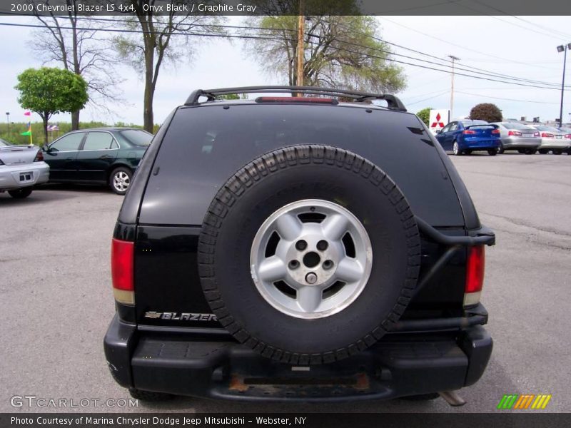 Onyx Black / Graphite Gray 2000 Chevrolet Blazer LS 4x4