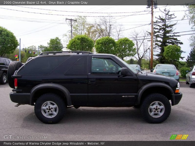 Onyx Black / Graphite Gray 2000 Chevrolet Blazer LS 4x4