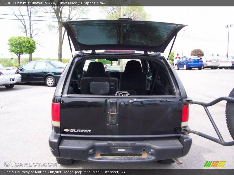 Onyx Black / Graphite Gray 2000 Chevrolet Blazer LS 4x4
