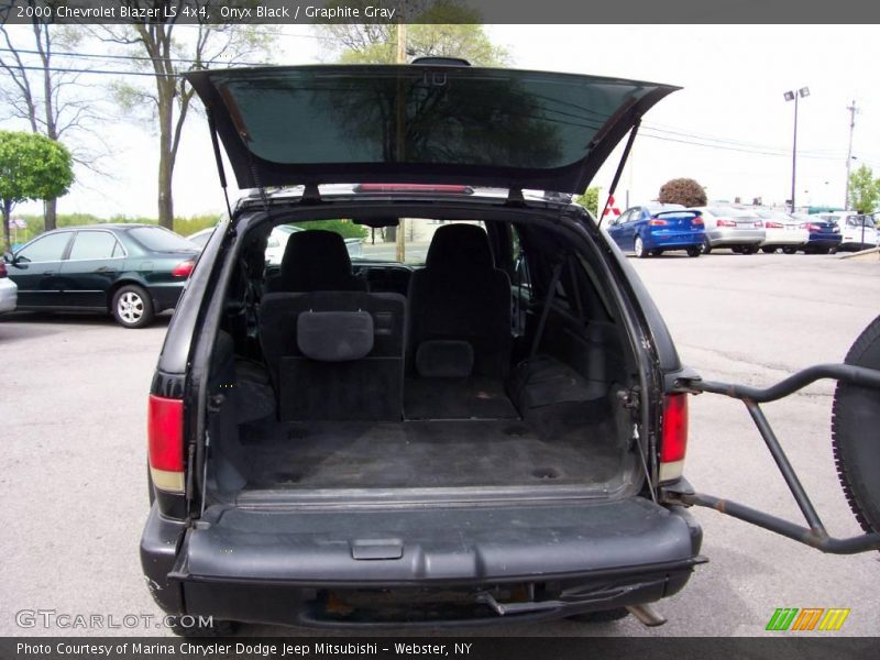 Onyx Black / Graphite Gray 2000 Chevrolet Blazer LS 4x4