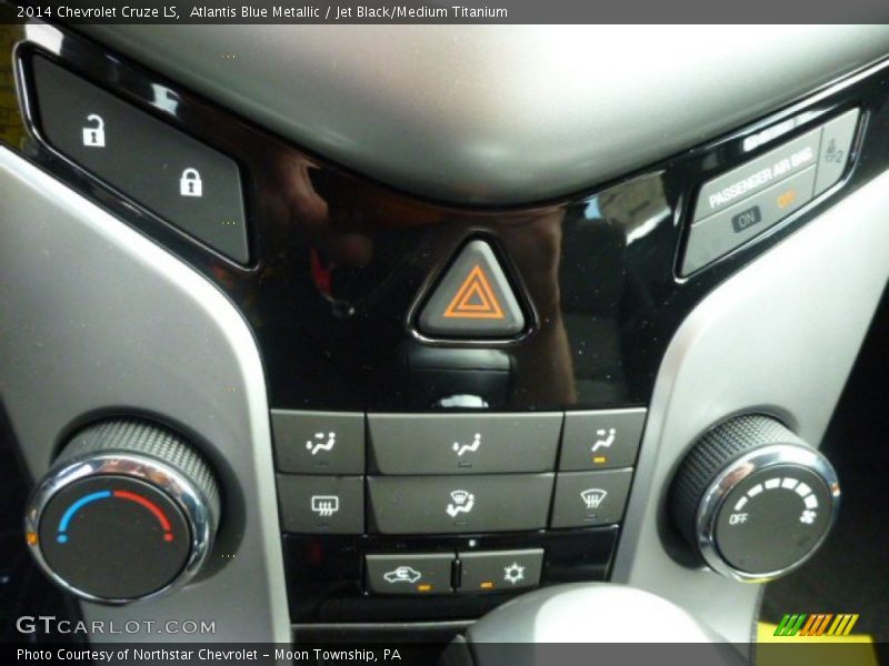 Atlantis Blue Metallic / Jet Black/Medium Titanium 2014 Chevrolet Cruze LS